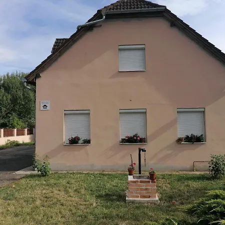 Apartment Szilasi Vendeghaz Tuskevar